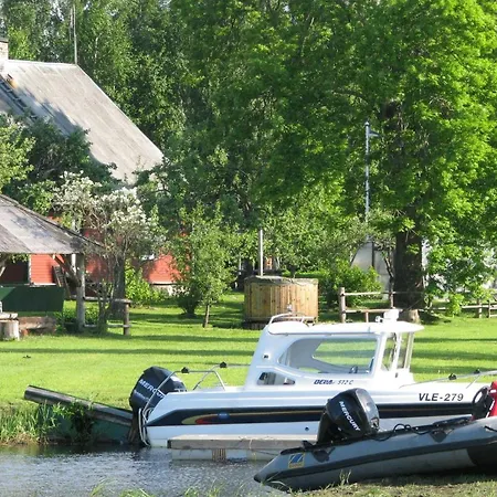 Vaeike Kuu Peamaja Kastre